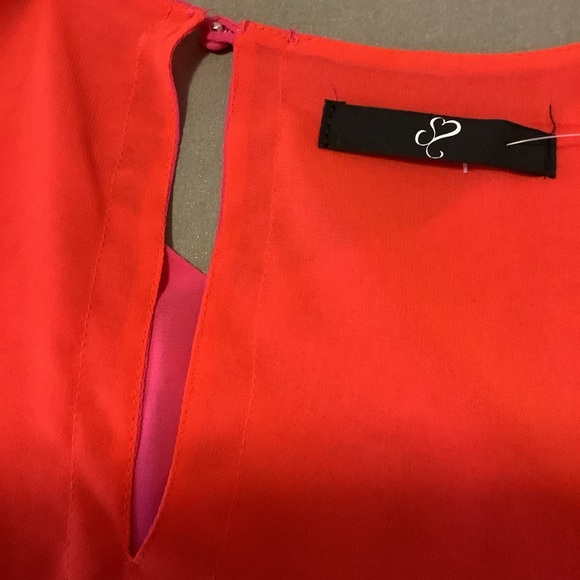 BNWT layered chiffon top, two sheer tone sheer layers, lined, asymmetrical hem - Picture 6 of 8